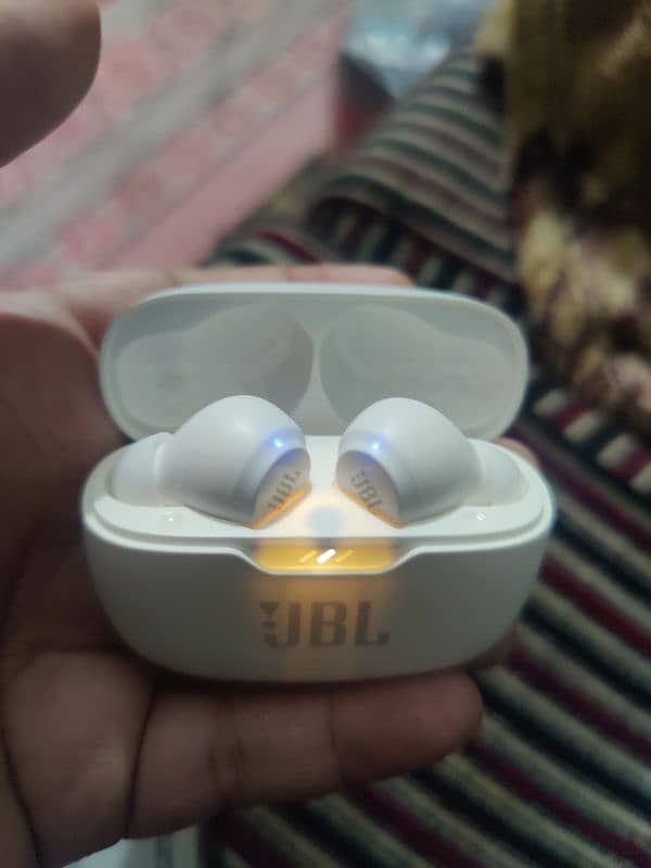 JBL WAVE 200 TWS True Wireless Earbuds | Best Quality Earbuds 7