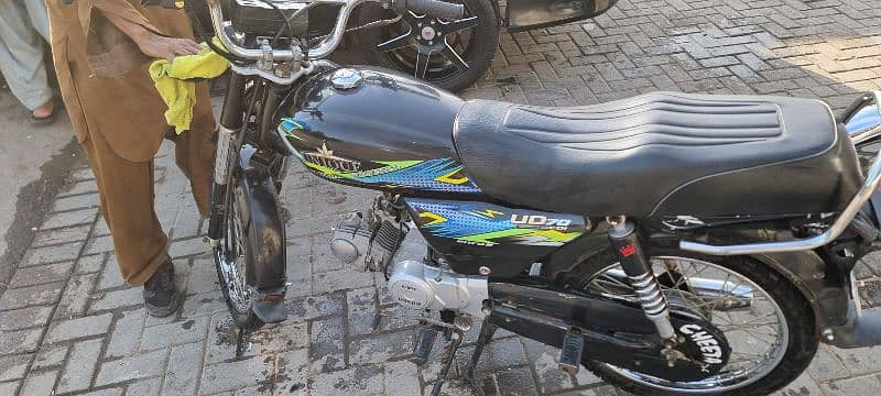 unique 70cc like new bike 7000 kilometres running black colour 1