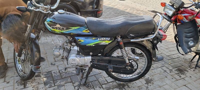 unique 70cc like new bike 7000 kilometres running black colour 3