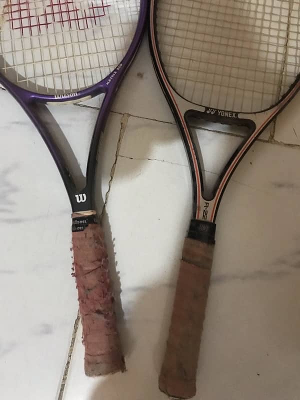 tennis racket 0