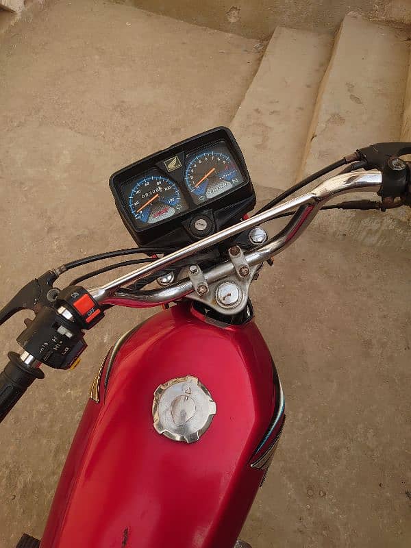 Honda 125 2015 model red colour 0