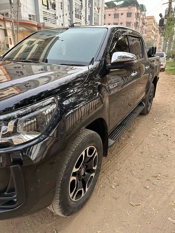 Toyota Hilux 2021 9