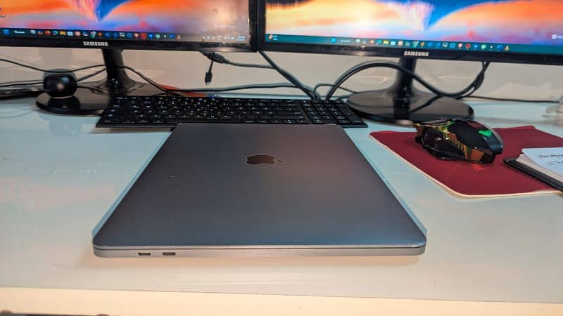 MacBook Pro M2 4