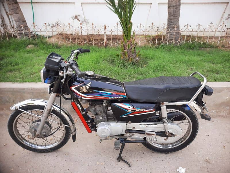 HONDA CG-125cc Model 2019 Month 09 Karachi Number. 1