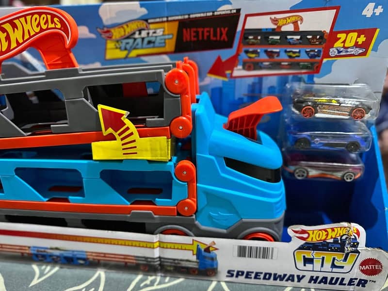 Hot Wheels Speedway Hauler 0