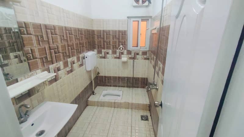 ABU BAKAR BLOCK 7 MARLA UPPER PORTION AVAILABLE FOR RENT IN BAHRIA TOWN 8