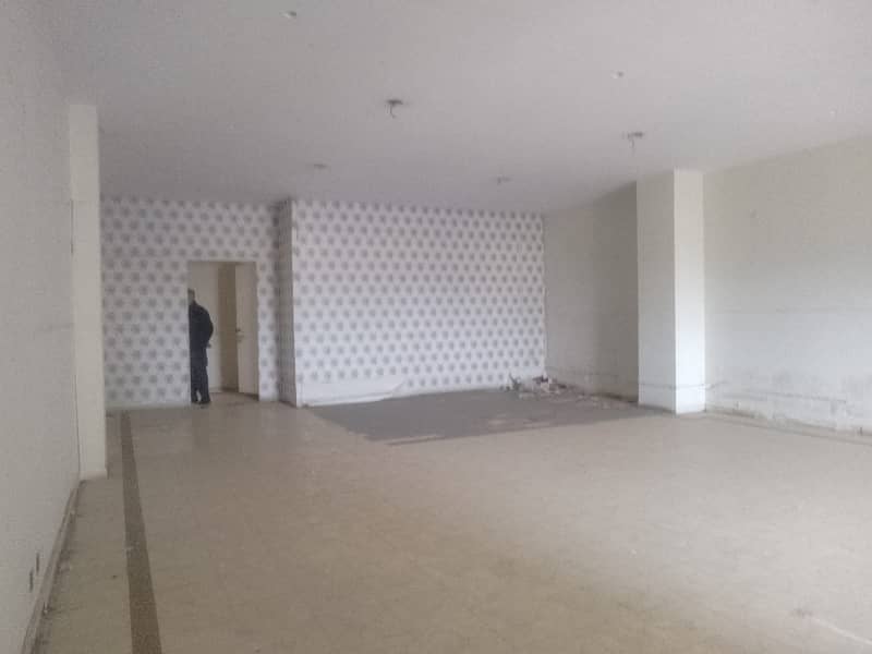 1150 Square Feet Un Furnished Corporate Office Available For Rent At Main Boulevard Gulberg 3 Lahore 9