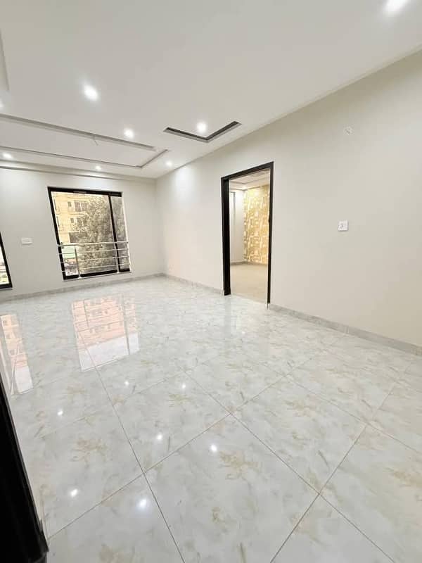 1 bedroom non furnish ready to move apartment for sale on installments in sector E Bahria Town Lahore 5