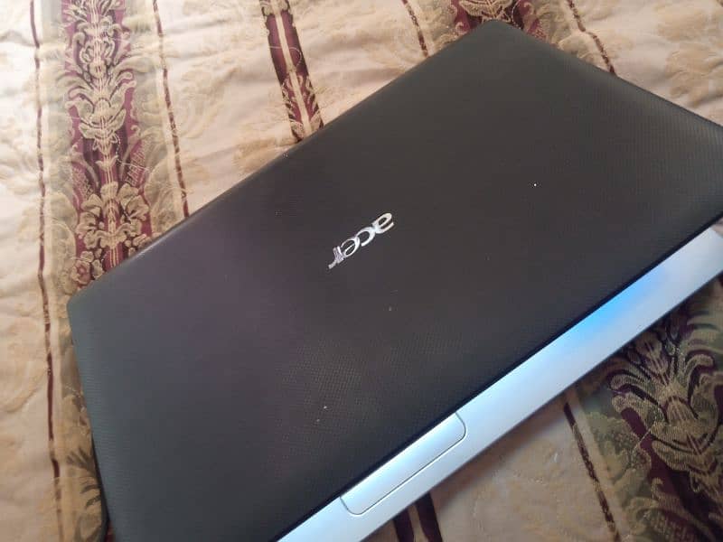 Laptop Acer i3 2nd Gen. 2