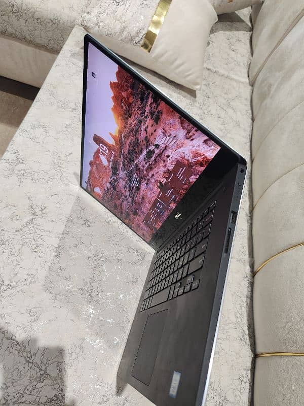 Dell XPS 7590 3