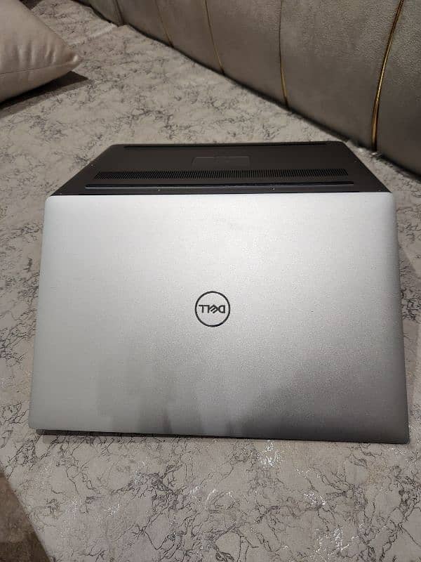 Dell XPS 7590 5