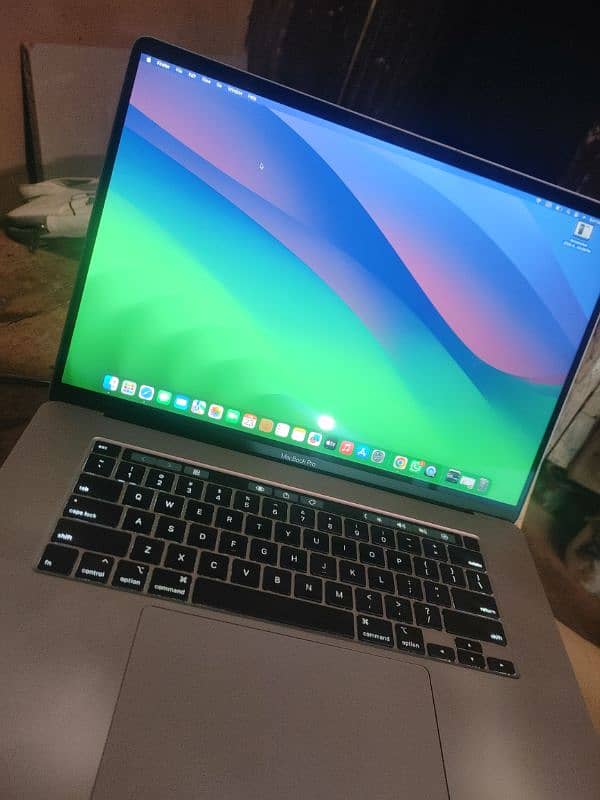 MacBook Pro 2019 16 inch 1