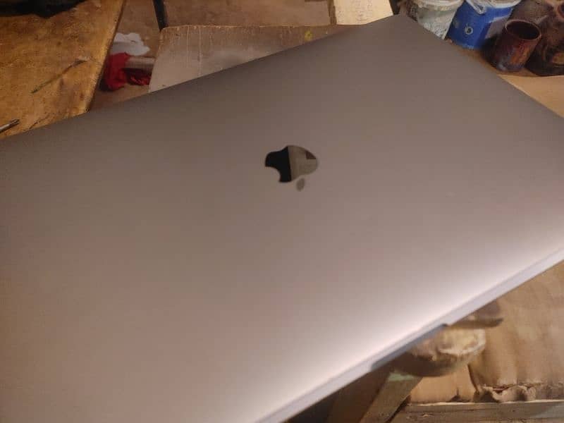 MacBook Pro 2019 16 inch 6