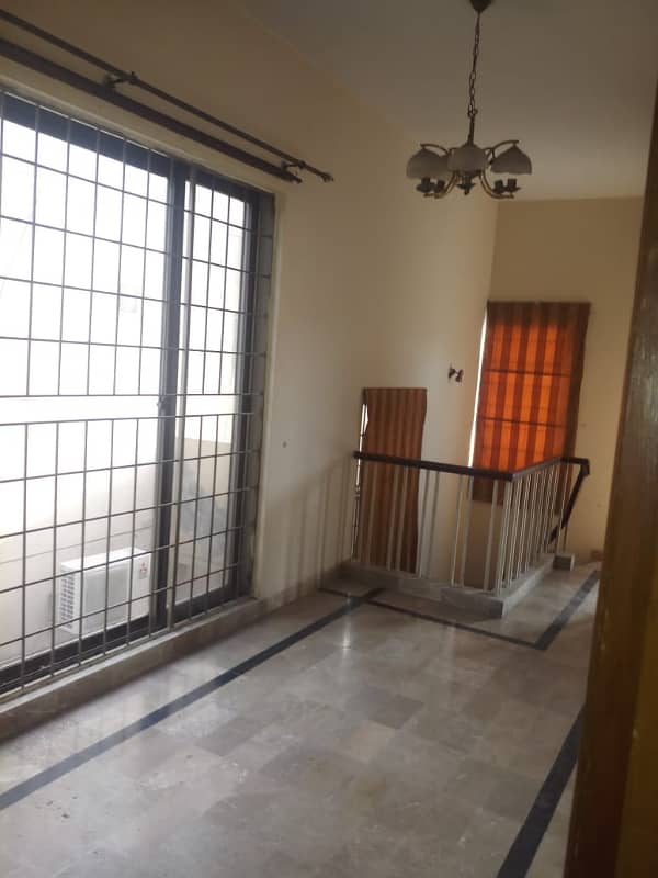 10 Marla Upper Portion House Available for Rent in Hot Location in Z Block Phase 3 DHA Lahore 0