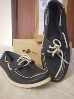 Original SPERRY brand boat shoes. 100%leather