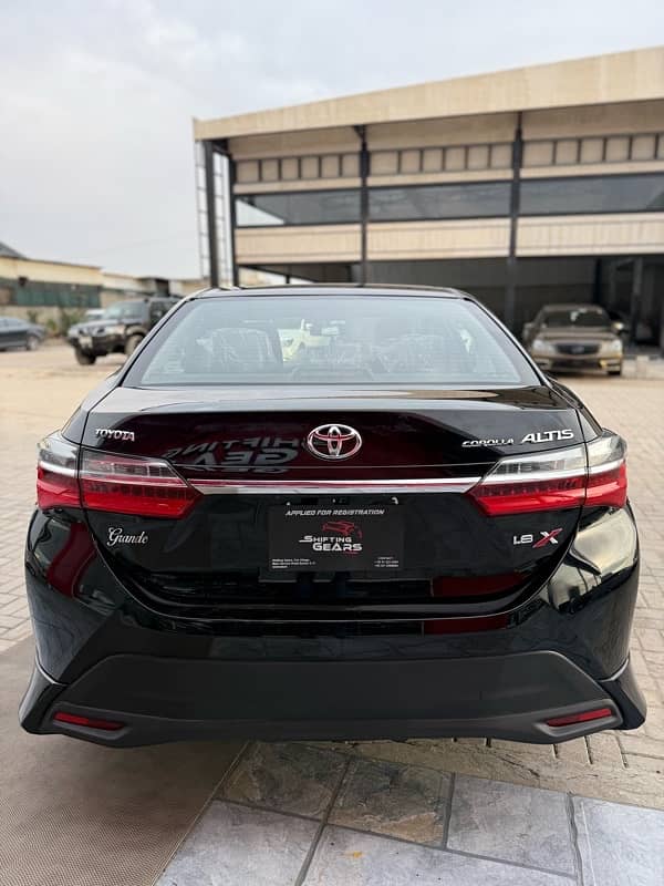 Toyota Altis Grande 2021 5