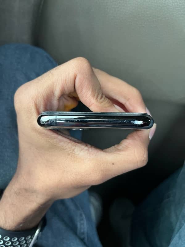 iPhone 11 Pro (PTA 256gbs) 1