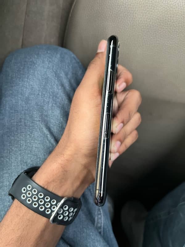 iPhone 11 Pro (PTA 256gbs) 2