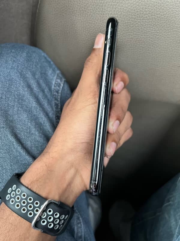 iPhone 11 Pro (PTA 256gbs) 3