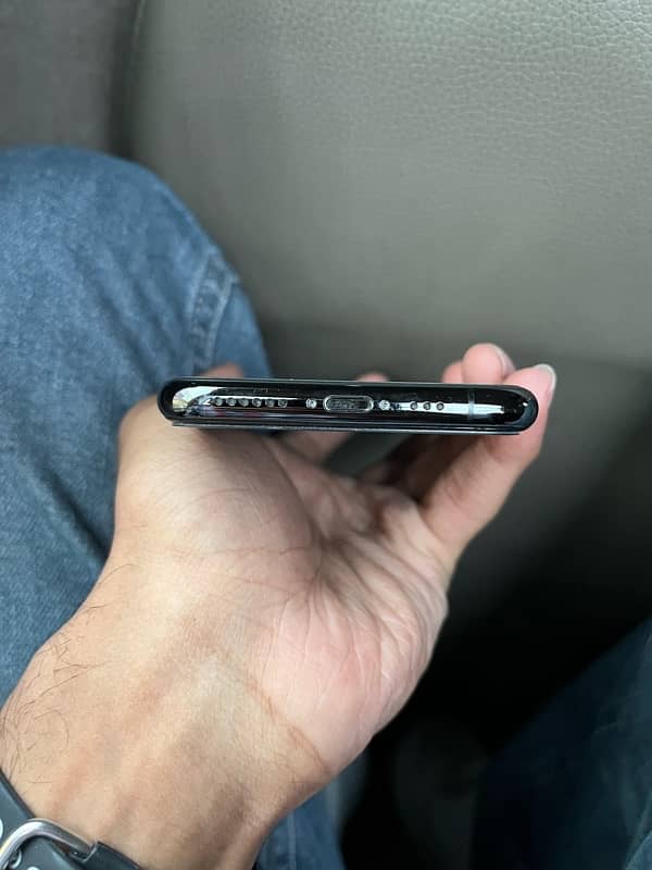 iPhone 11 Pro (PTA 256gbs) 4