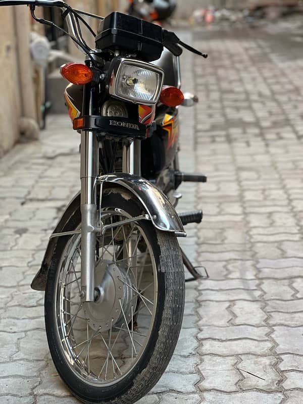 Honda 125 black 5