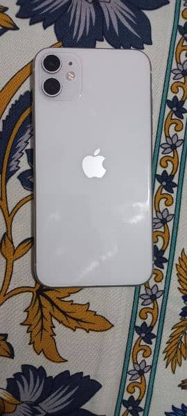 i phone 11 in Good condition battery health 76 0