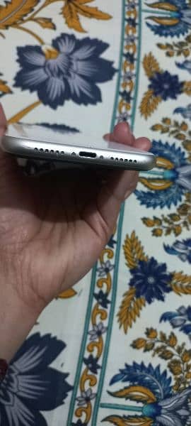 i phone 11 in Good condition battery health 76 2