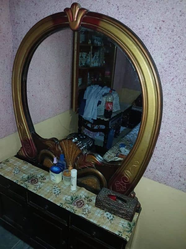 Dressing Table 0