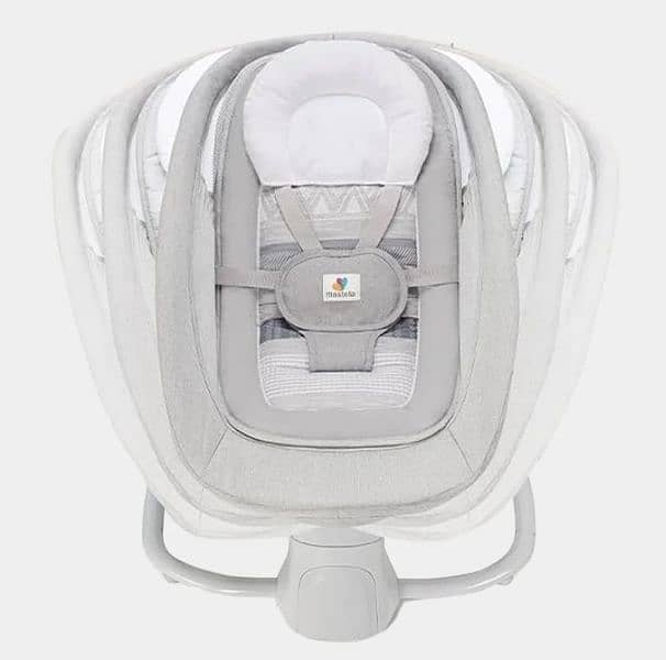 4 in 1 Mastela bassinet/ baby swing 4