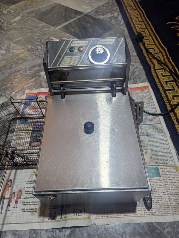 6L electric fryer for sale | 100% ok in working | With large spoon 4