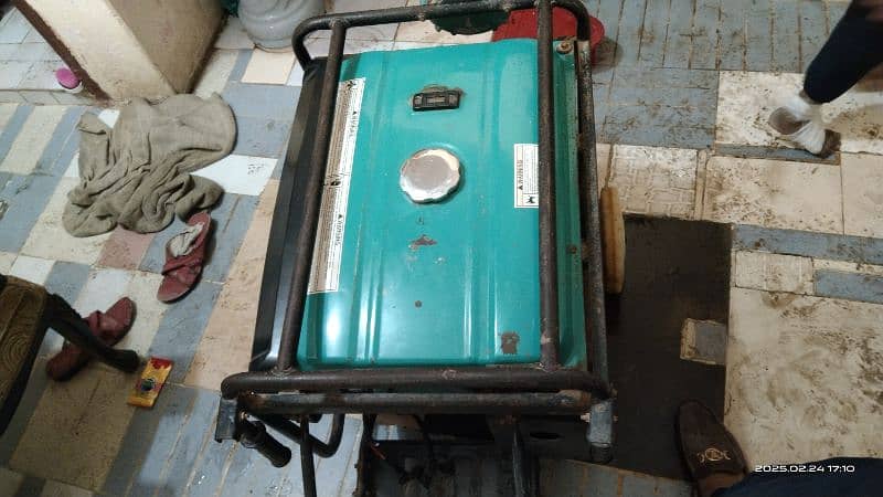 6.5 selling generator with fresh new condition koi fault nii ha bilkul 3