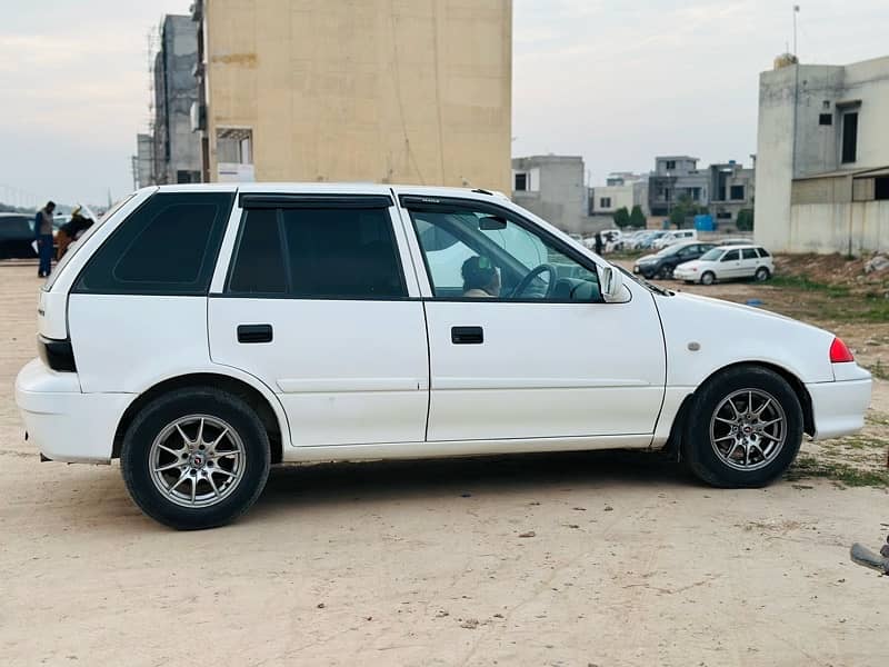 Suzuki Cultus 2013 6