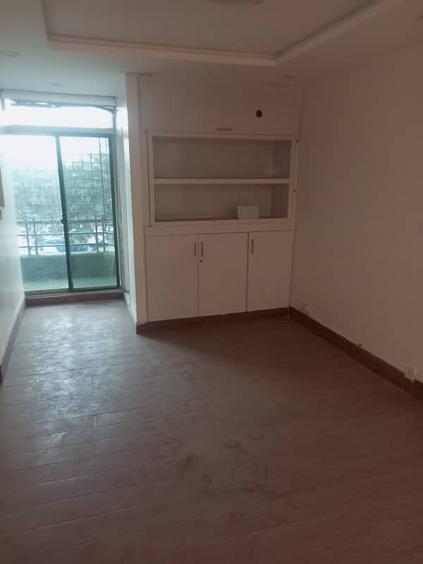 Office for rent in g-11 markaz Islamabad 8