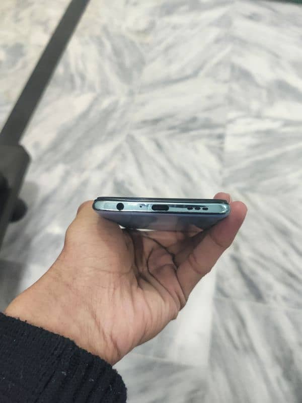 OPPO F 15 8 / 128 GB (PANEL NEEDS TO BE REPLACED) 3