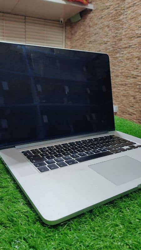 MacBook pro 2015 3