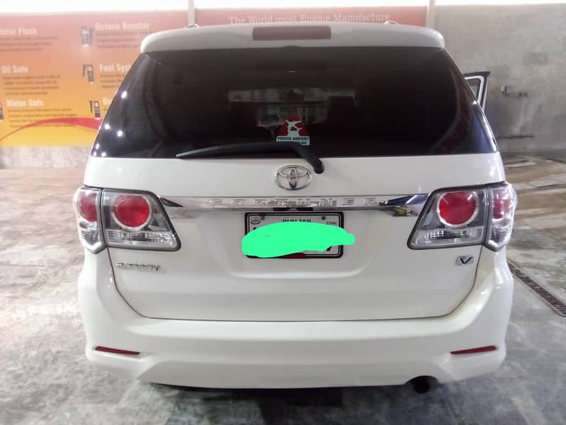 Toyota Fortuner 2.7 V 2016 Model 12