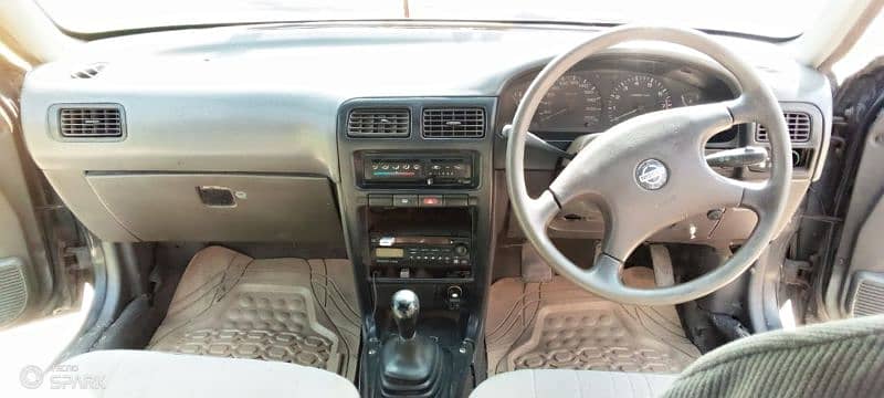 Nissan Sunny 1993 4