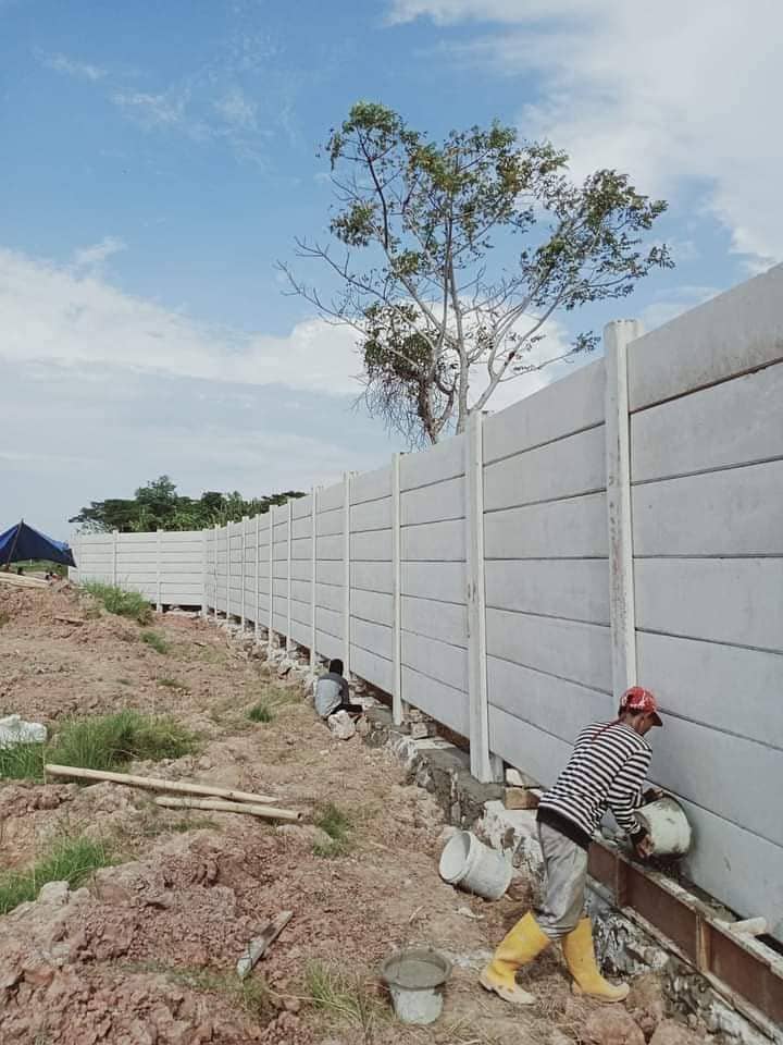 precast boundary wall/ boundary wall/Girders, slabs, control shed roo 0