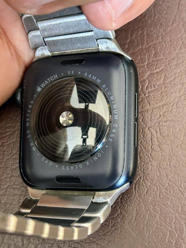 Apple Watch SE 44mm 2nd Generation 6