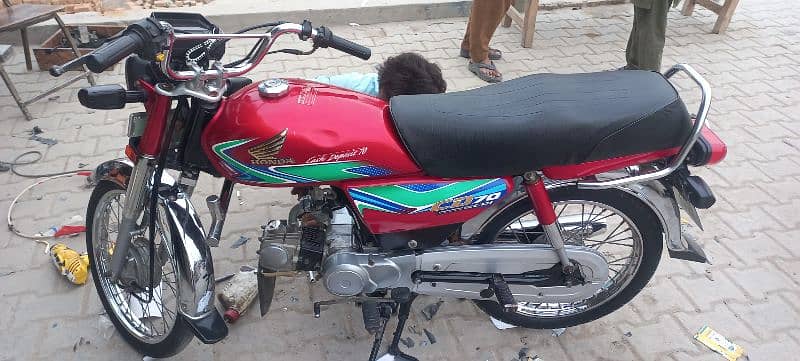 cd  70 bike totally genian good condition 1