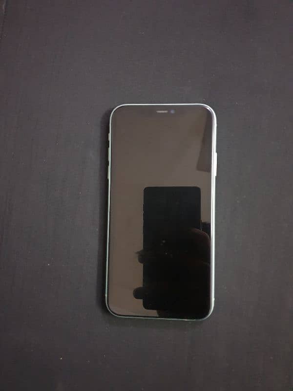 iPhone 11 10/10 condition 4