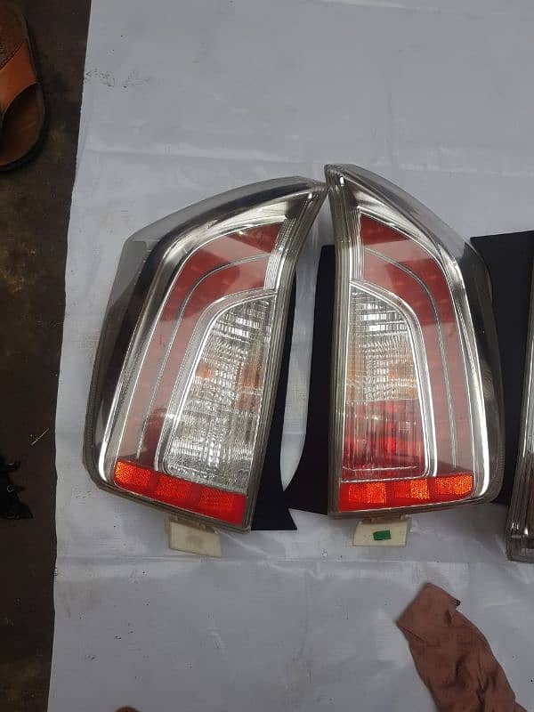 Wholesale Rate Prius Aqua Halfcut Geniune Bumpers LED Lights 3