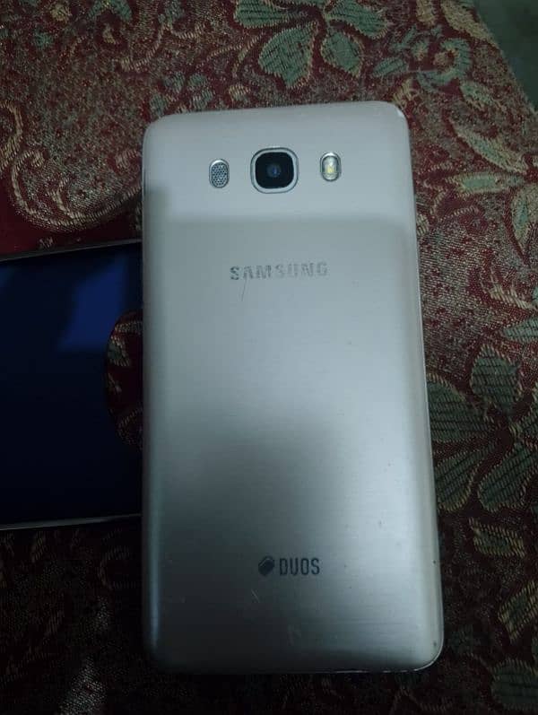 Samsung Galaxy J7 2GB RAM 16GB Memory NON-PTA 5