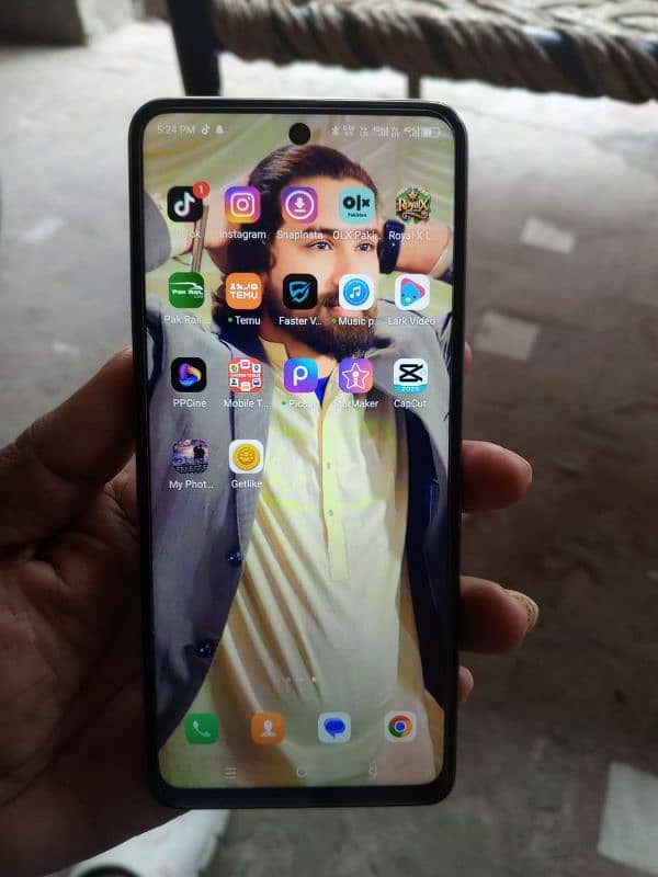 infinix hot 40 pro 1