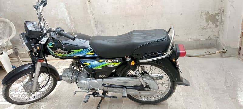 bike black colour 70 2024 0