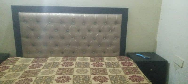 wooden Fancy bed for sale 0