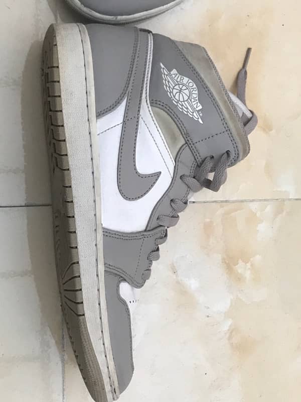 Nike air jordan 1 low wolf grey aliminum size 9 men 2