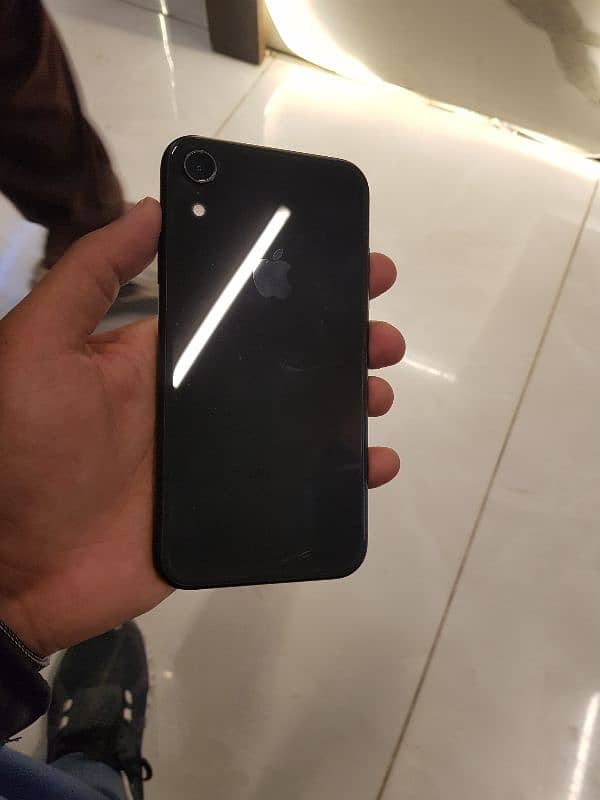 Iphone XR . 10/10 condition 2