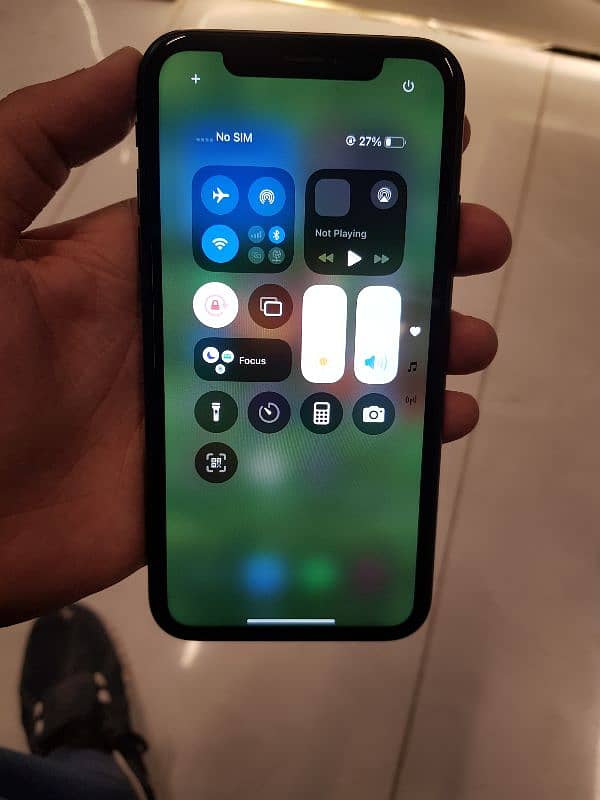 Iphone XR . 10/10 condition 5