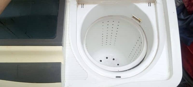 KENWOOD WASHING MACHINE 3